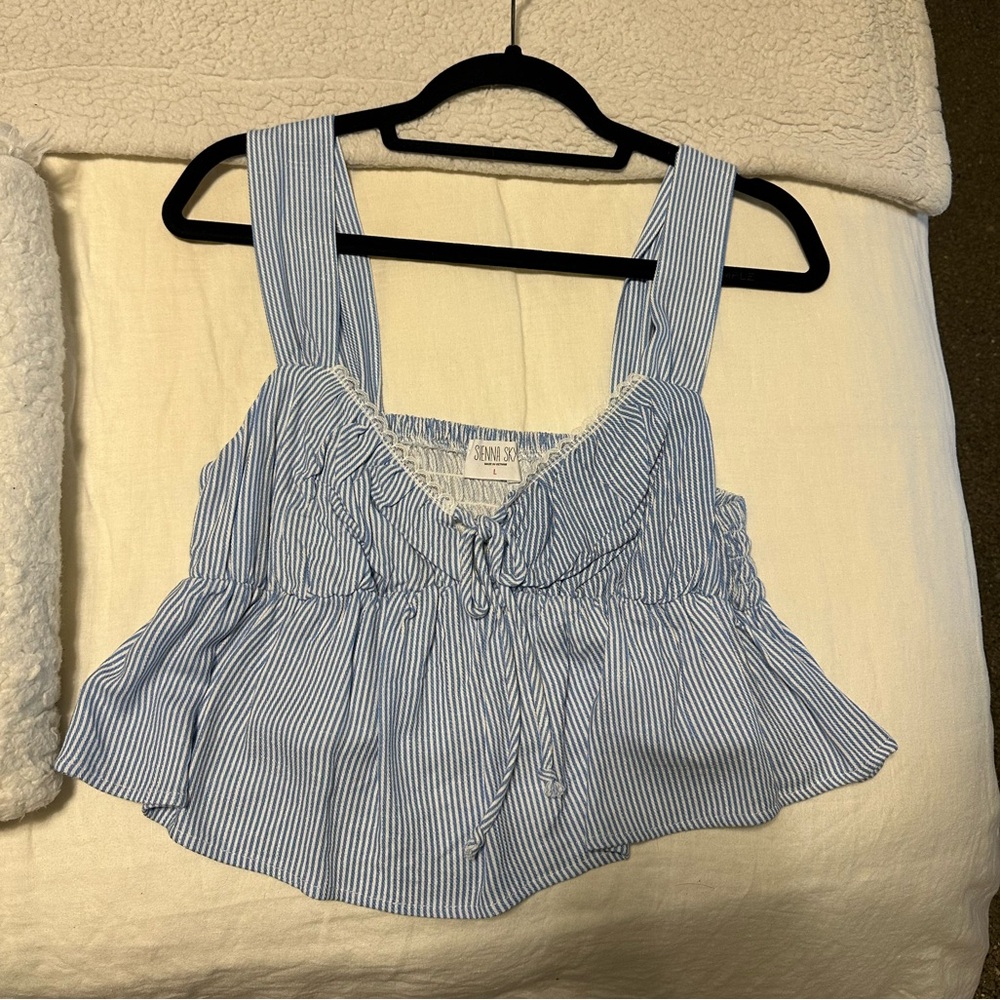 Blue and white striped set